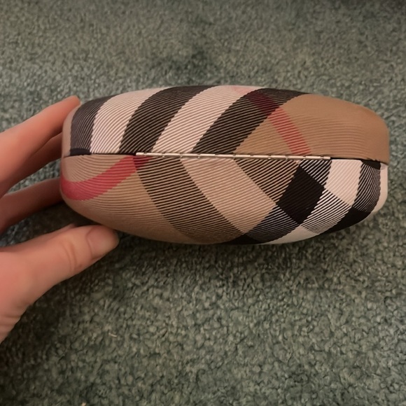 Authentic Burberry Sunglasses Case - Picture 2 of 6